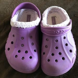 purple fur crocs